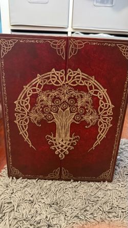 Elden Ring Collectors edition Malenia Statue and box