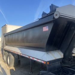 Dump trailer 22ft