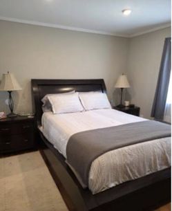 Macy's Morena Queen Bedroom Set, 2 Nightstands 1 tall dresser 1 wide d - $1300 Piscataway)