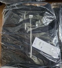 Brand New Alo Yoga 1/4 Zip Pullover – Navy (Size S)