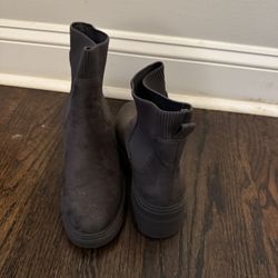 Women’s Chelsea Boots