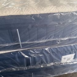 New king size Stearns & Foster Mattress