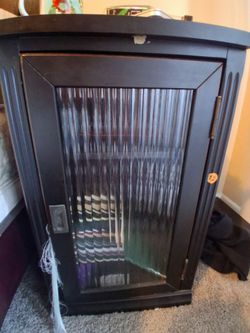 2 wooden cabinet drawers