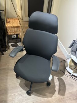 Humanscale Freedom Executive Leather Office Chair ergonomic must go!