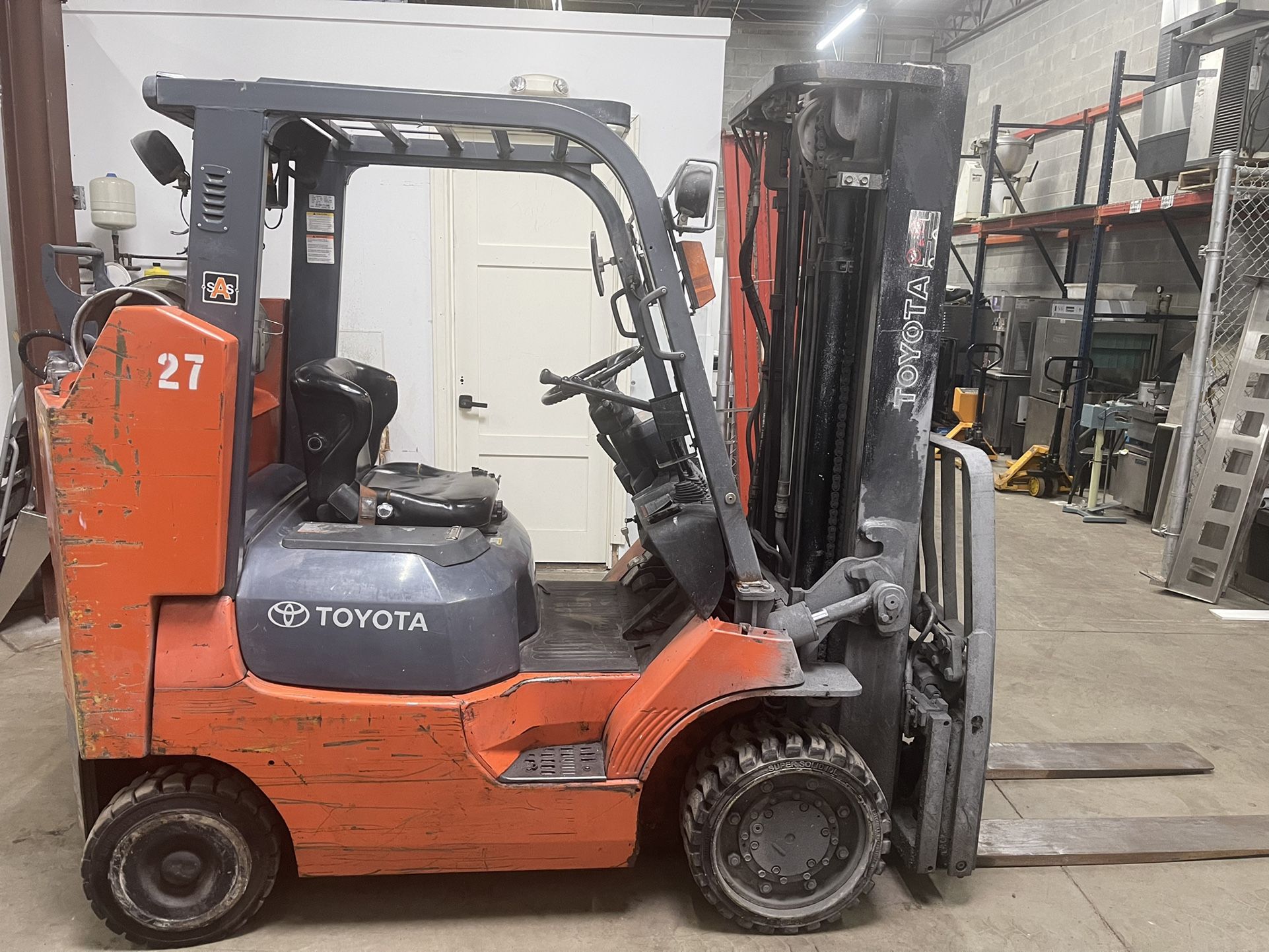 Toyota 8,000 LB Propane Forklift Fork Lift Lift Truck Hi Lo