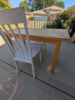 Small table and 2 chairs