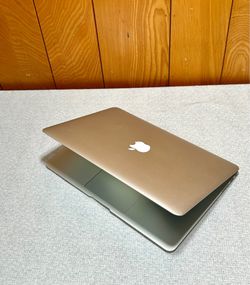 Apple MacBook Air 13” i5/8GB/256GB SSD $180