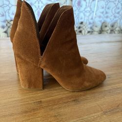 Chestnut Suede Steve Madden Booties – 9.5