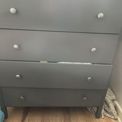 Dresser And Changing Table 