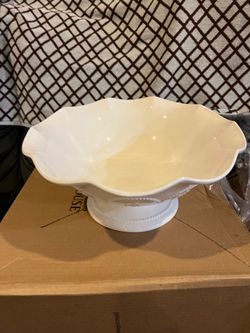 Marbella tazón con pedestal  nuevo en caja