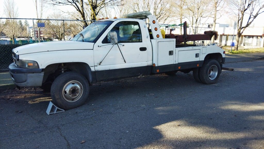 1994 Dodge ram 3500 Dually Cummins diesel tow truck