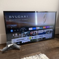 32” Insignia Smart TV + Mounting Dream Full-Motion Wall Mount (MD2380)