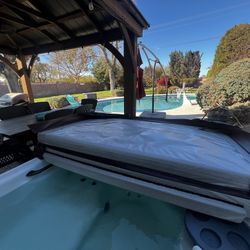 Hot Tub Aquaterra Spa - 4 Person - Lounger - 110 + 220 Plug And Play