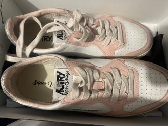 Autry Medalist Womens Size 71/2