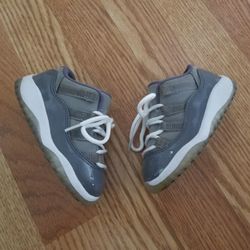 Jordan 11 Cool Grey Size 6c Kid's 