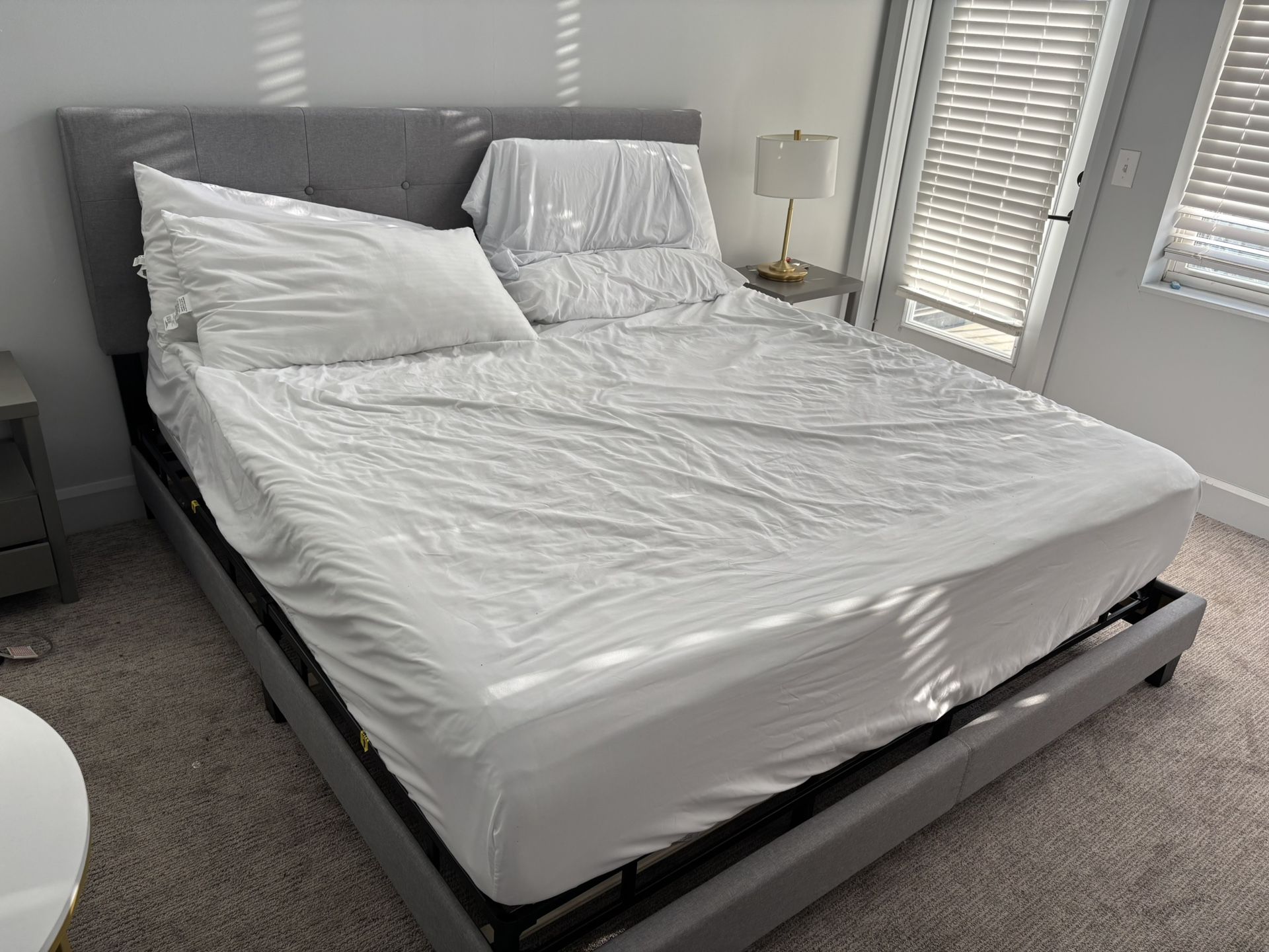 KING SIZE BED FRAME in Very Good Condition.