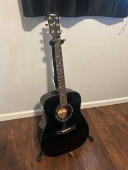 Yamaha Acoustic Guitar Black