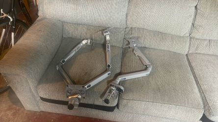 Dual and single monitor stand