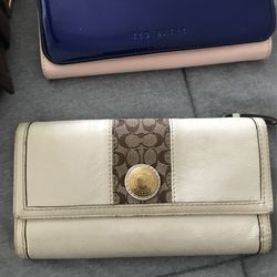 Purses  And Wallets 