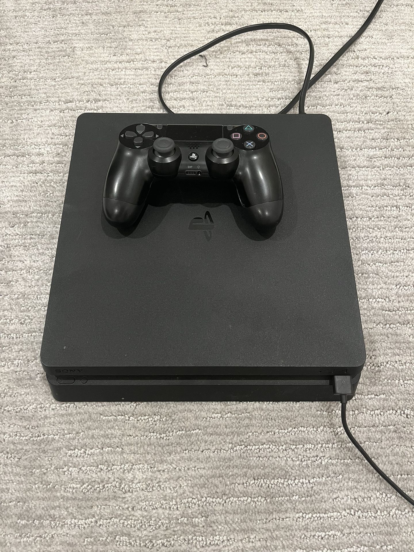 PS4 slim with controller and all the cables