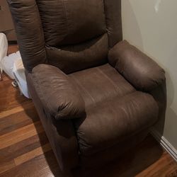 Comfy Living Room Recliner – Great Condition – $50