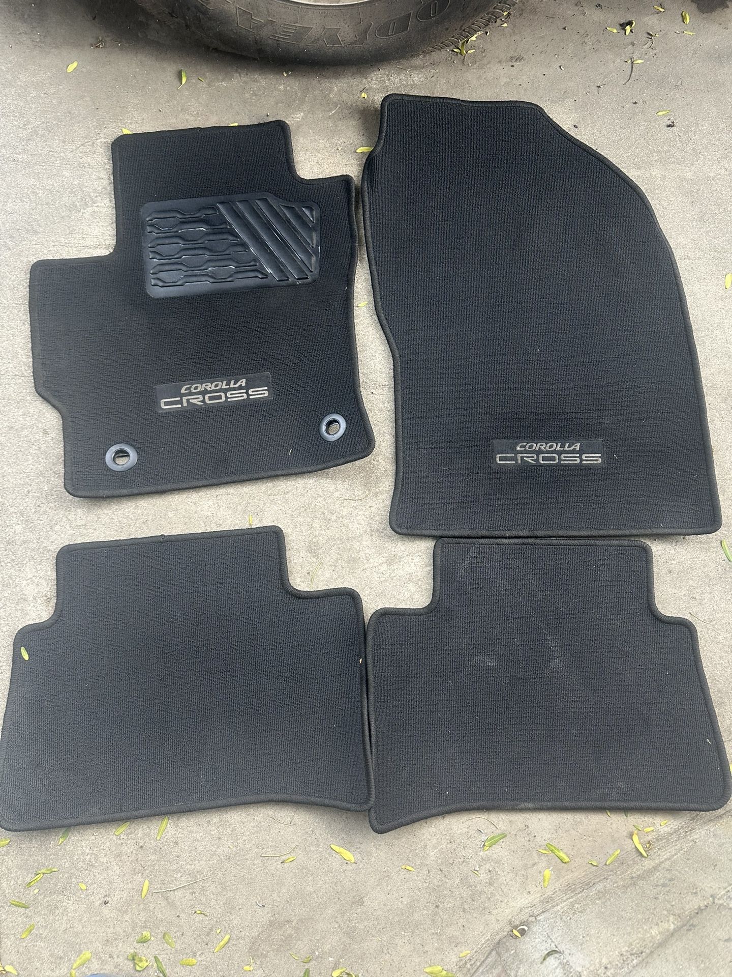 Tapetes De Vinil O De Tela Para Toyota Corolla Cross Del 2023 Al 2025