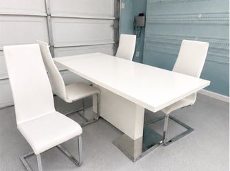 White Modern Dining Table with 4 Chairs