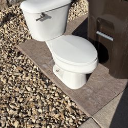 Free Toilet