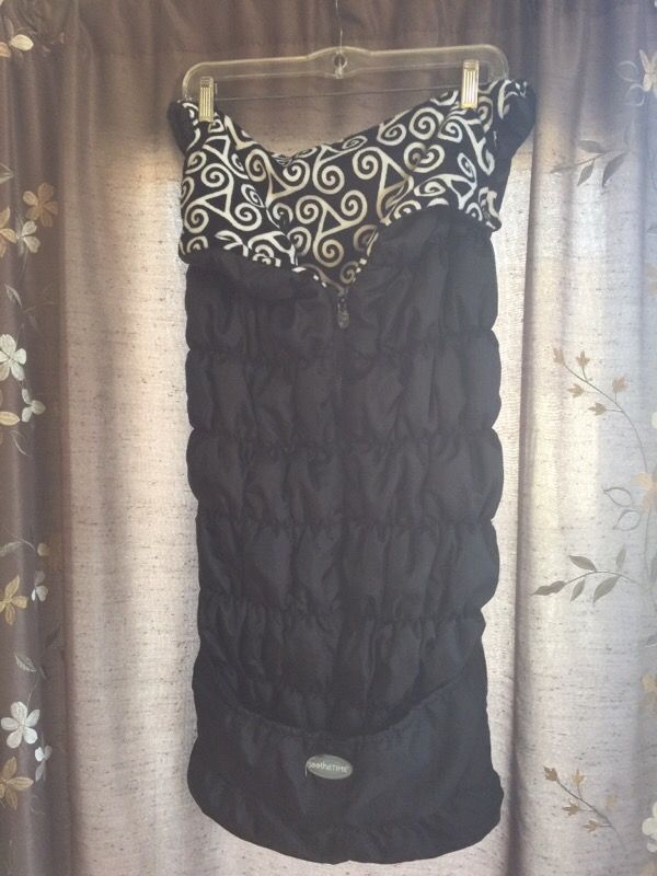 Stroller blanket zips up warm