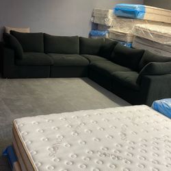 Dark Grey Modular 5pc Sectional Floor Model (❣️Valentines Day Special)