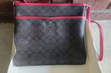 COACH Purse Brand New with Tag and box