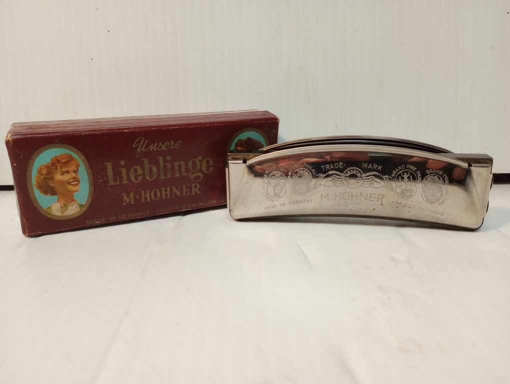 Hohner Unsere Lieblinge Harmonica With Box