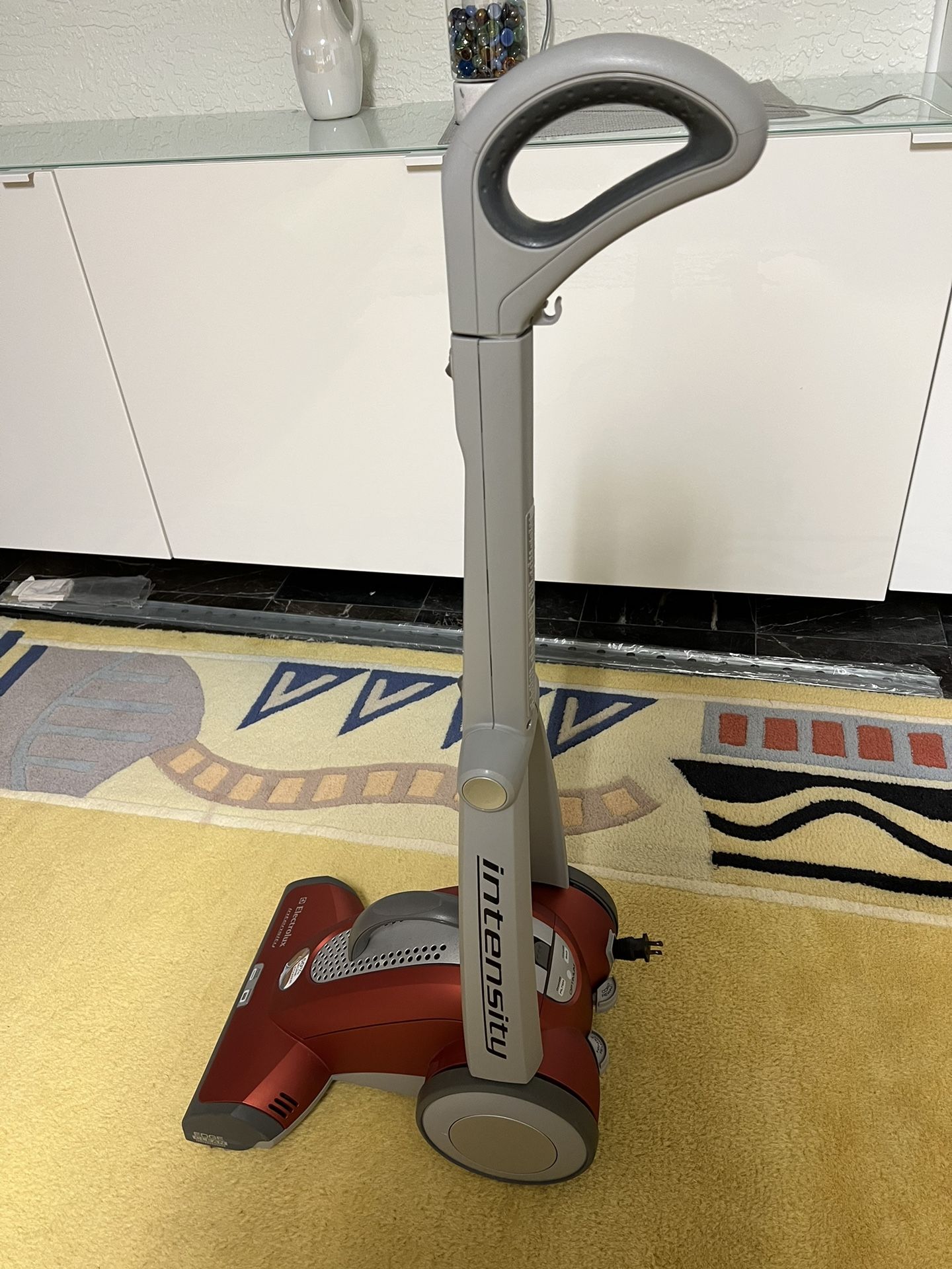 Electrolux Intensity Upright Vacuum Cleaner