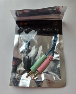 3.5mm Headset Splitter Cable – 1 to 2 Adapter – TRRS to Dual Mic/Headphone Jacks