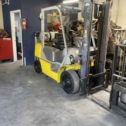 Forklift
