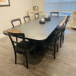 Restoration Hardware Oslo Dining Table - Like New