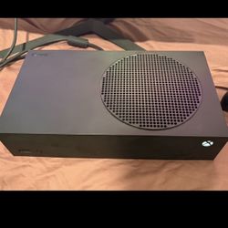 Black Xbox Series S 1tb And One Controller 