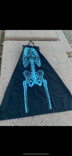 Skeleton apron