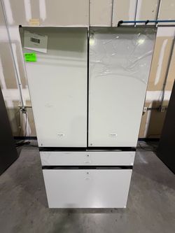 SAMSUNG RF29BB860012 Bespoke 4-Door French Door MSRP$ 3,399
