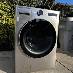 LG Combo Washer and Dryer Ventless All In One Unit - Like New 