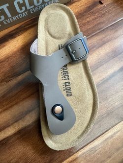 Project Cloud Britani sandals — women size 7