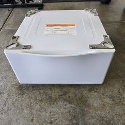 LG Washer/Dryer Pedestal