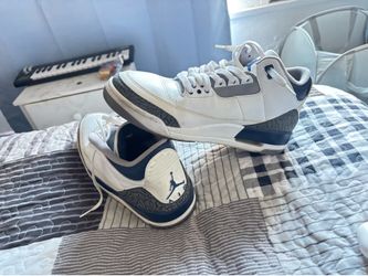 Jordan True Blue 3s
