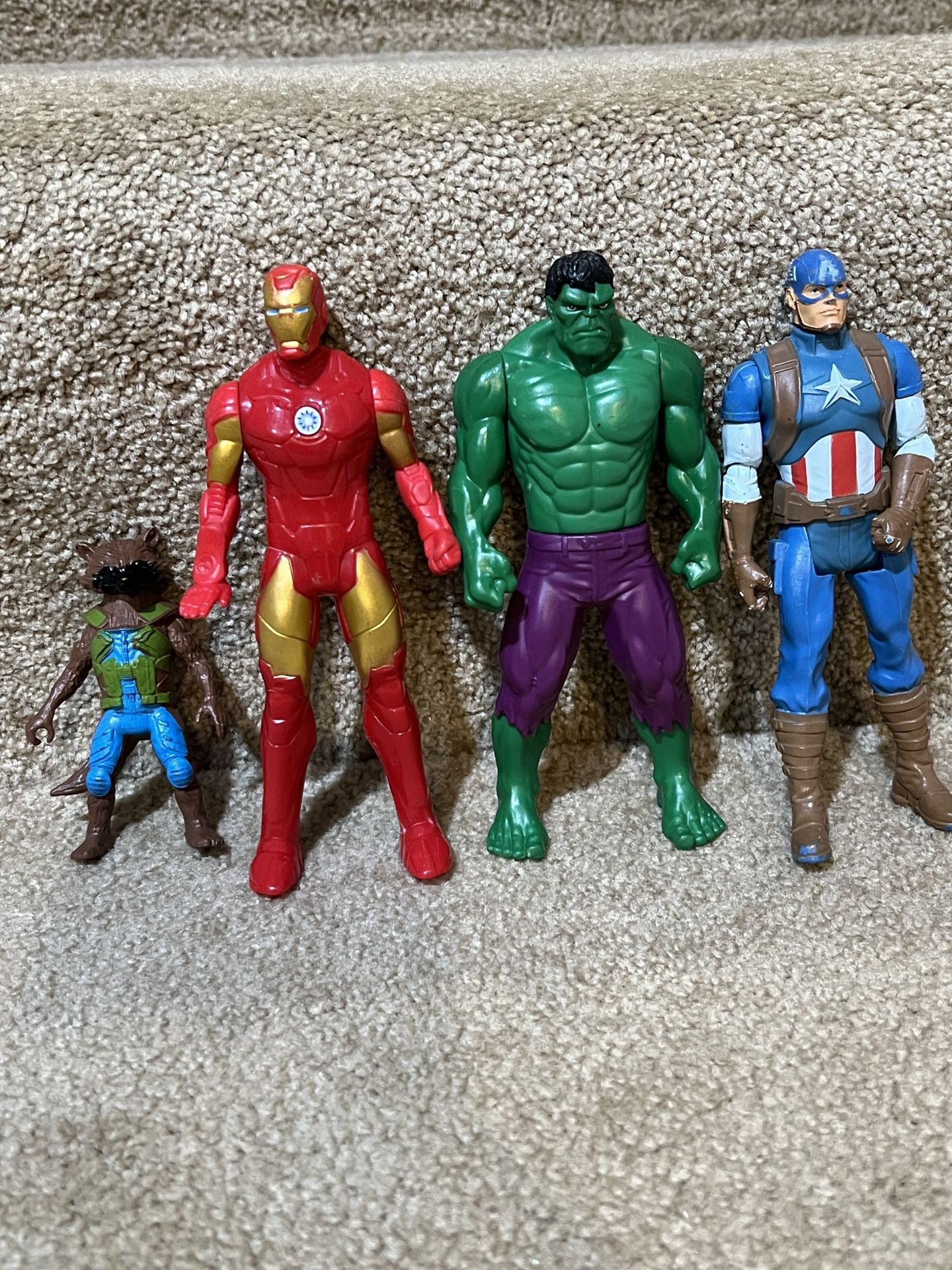 Marvel lot of 4 figures 6” Hulk Captain America Iron Man Rocket Raccoon Avengers