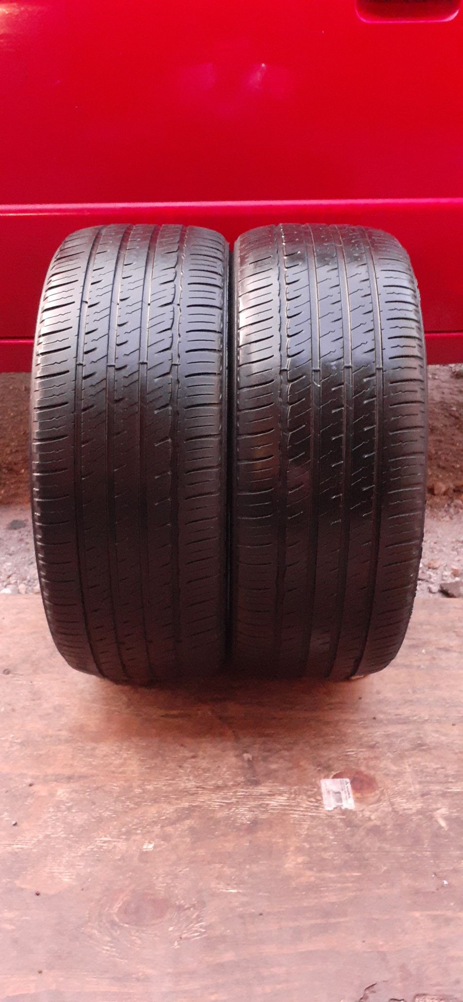 2 tires 225 45 r18 Michelin excellent condition