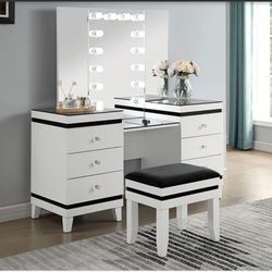 NEW VANITY SET NEW IN BOX ☎️ 1714586,2564 PICK UP PRICE ☎️ 1714650,7316