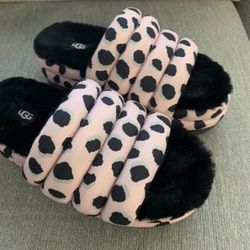 New Uggs Slippers