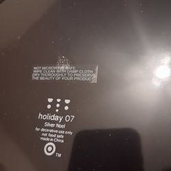 Black Holiday Plastic Sparkling Plates 