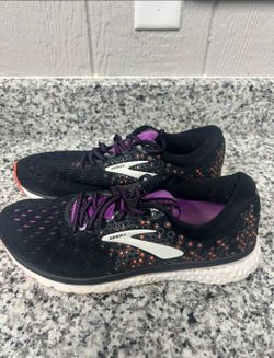 Brooks 17 running shoes/sneakers
