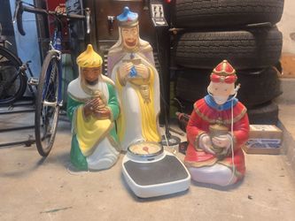 3 Wiseman blowmolds